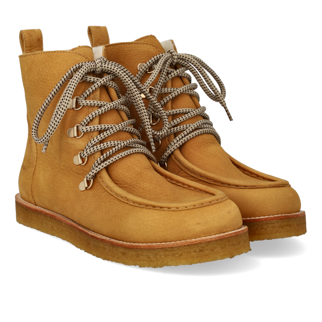Schnürstiefel