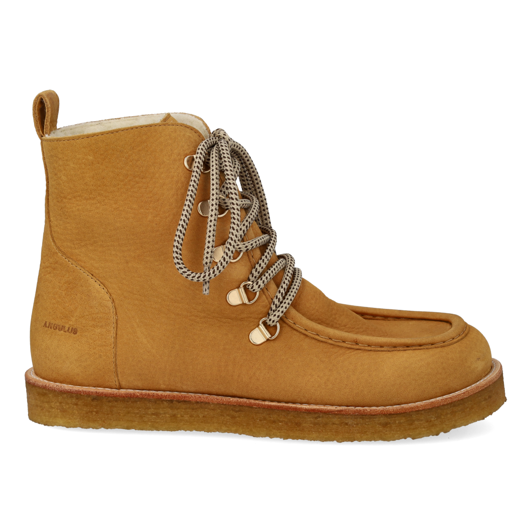 Schnürstiefel