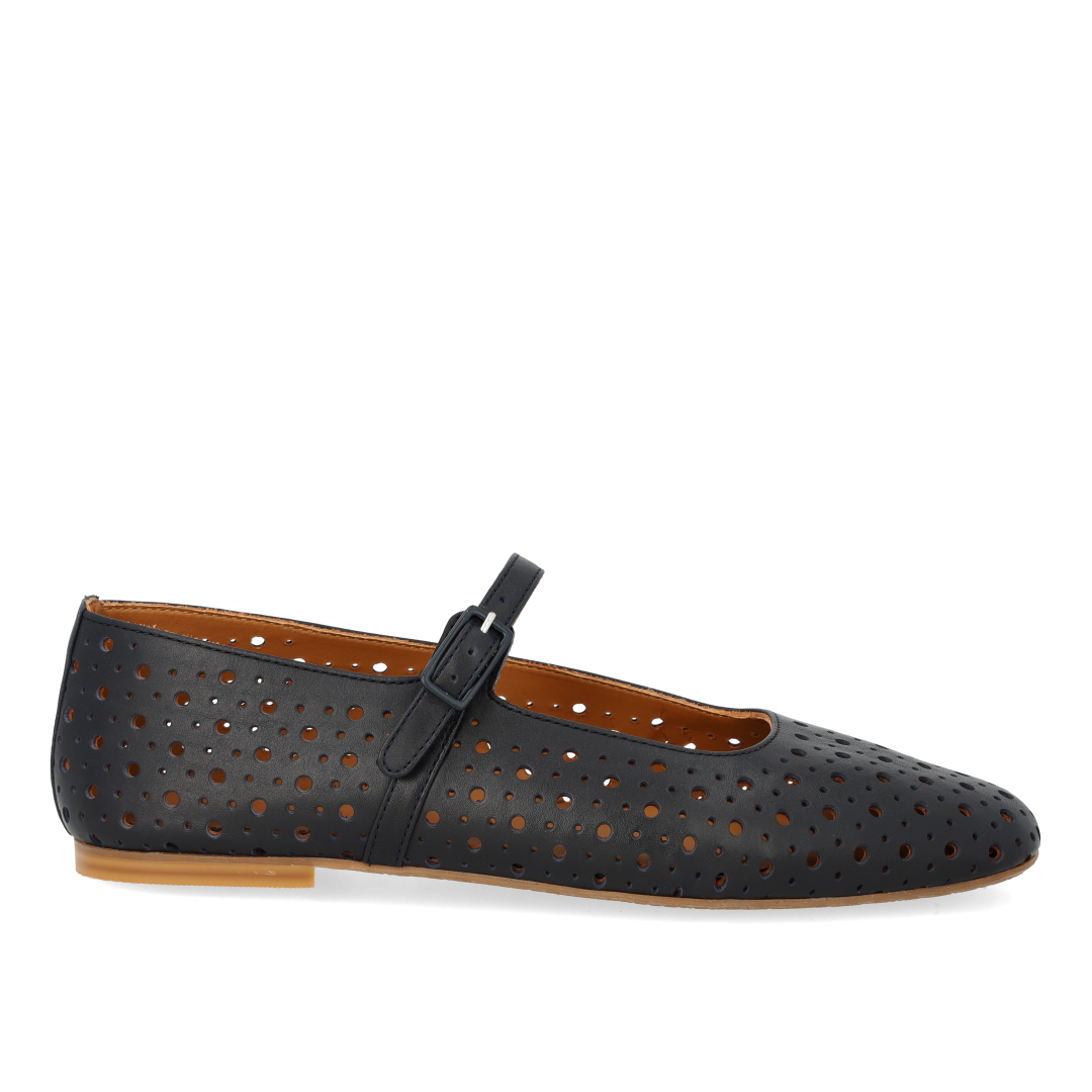 Weiche Ballerina mit dekorativem Lochmuster