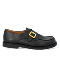 Schuhe mit Schnalle