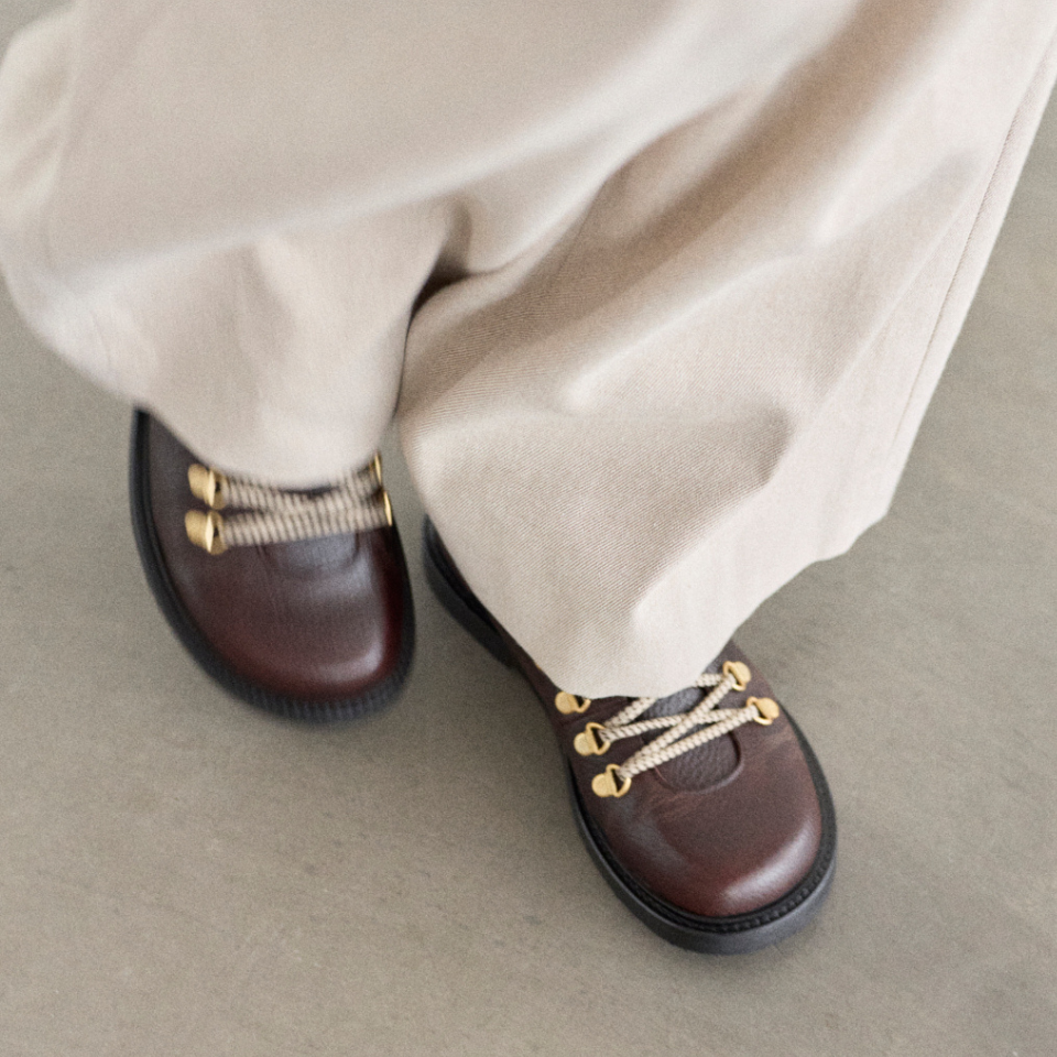 Schnürschuhe
