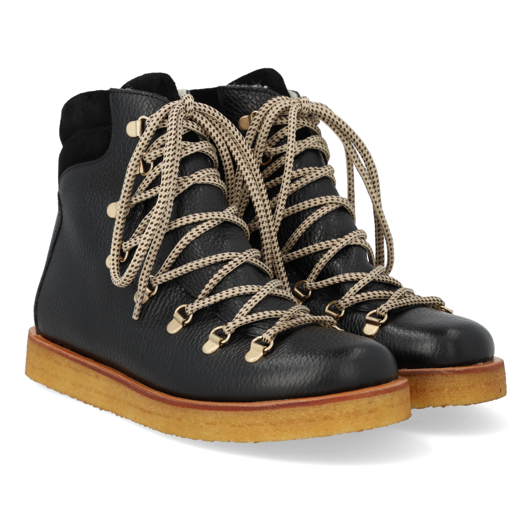 Winterschnürstiefel