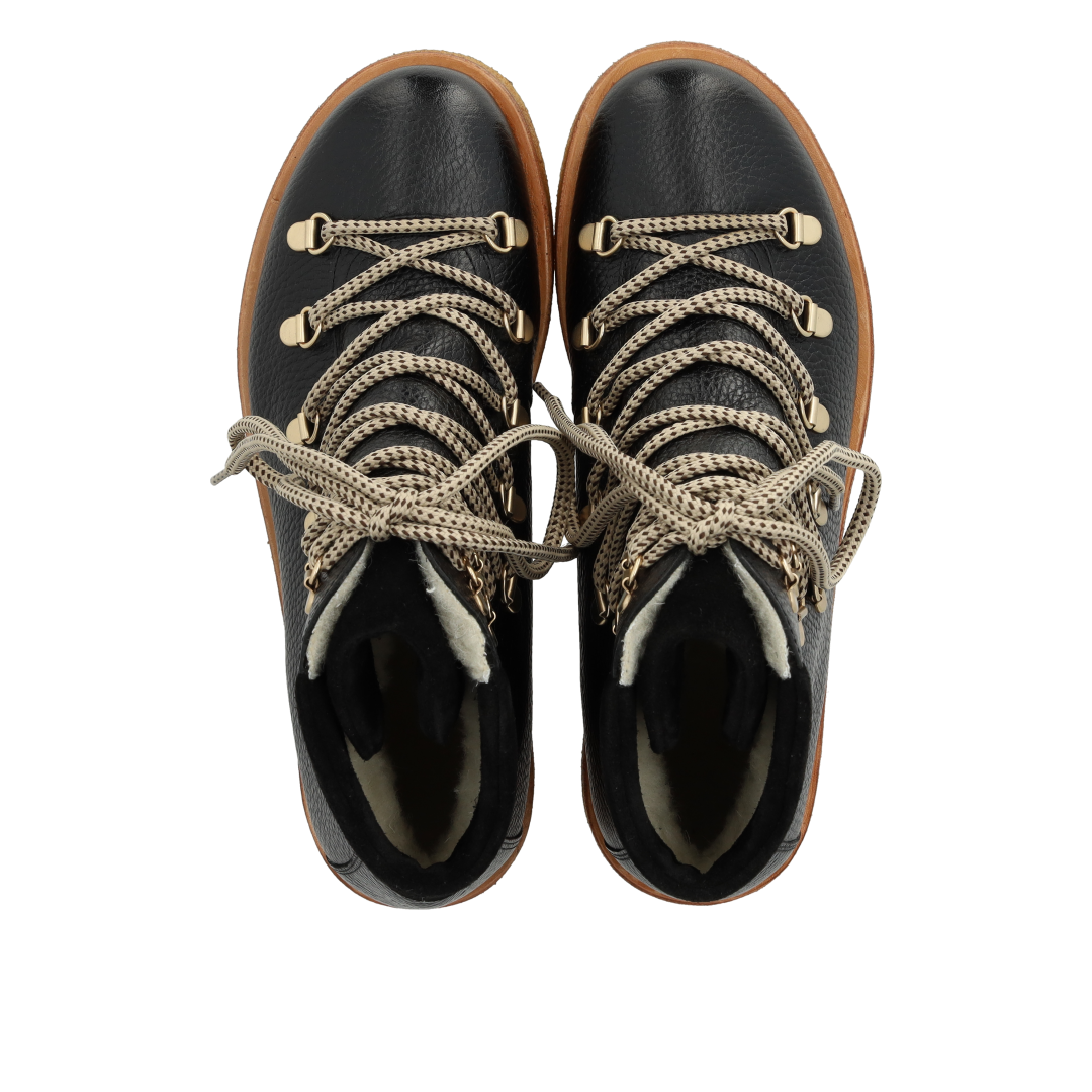 Winterschnürstiefel