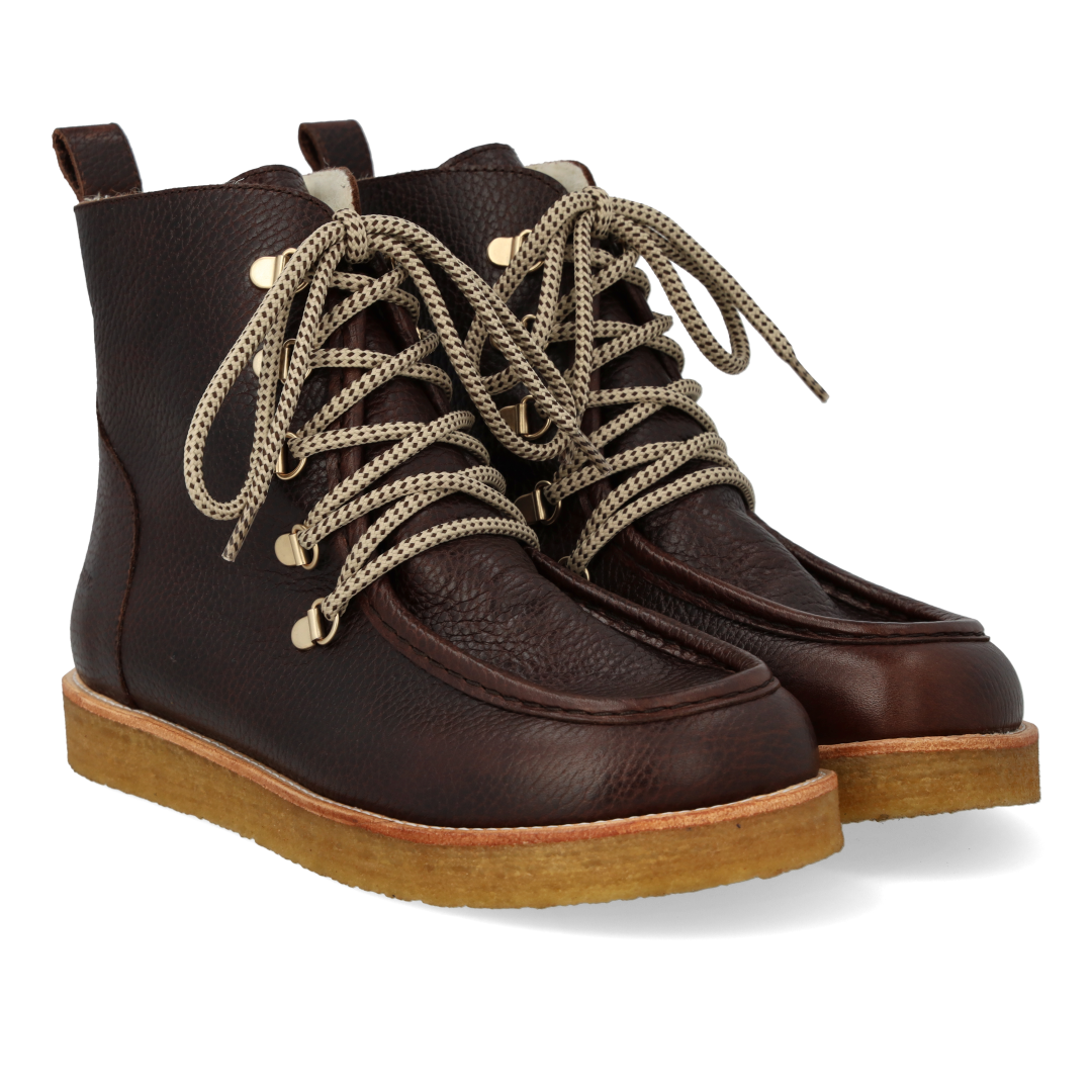 Schnürstiefel