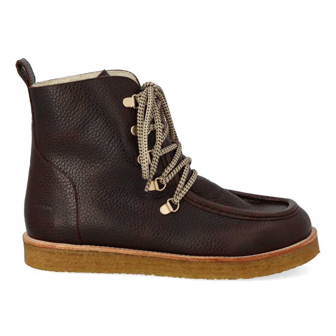 Schnürstiefel