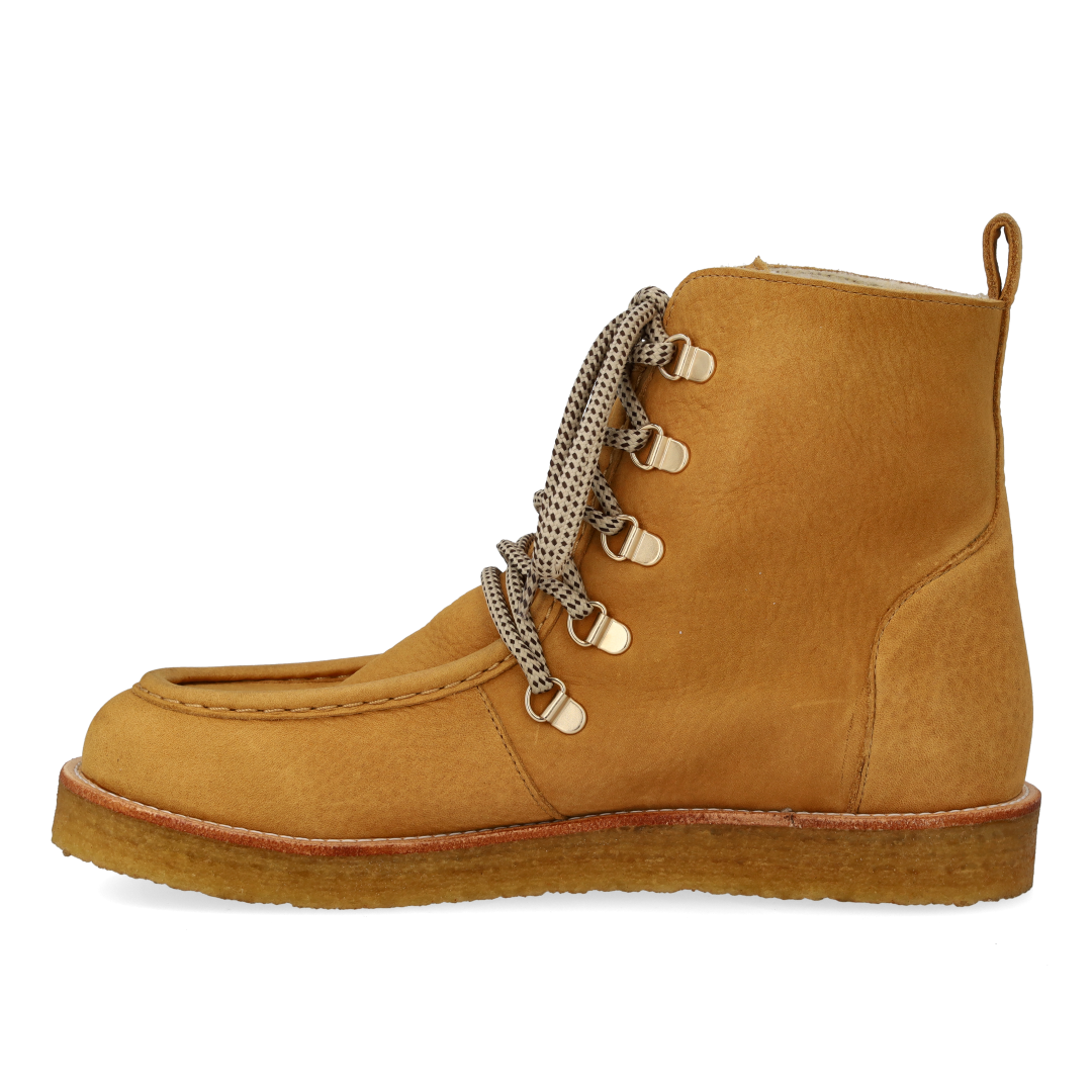 Schnürstiefel