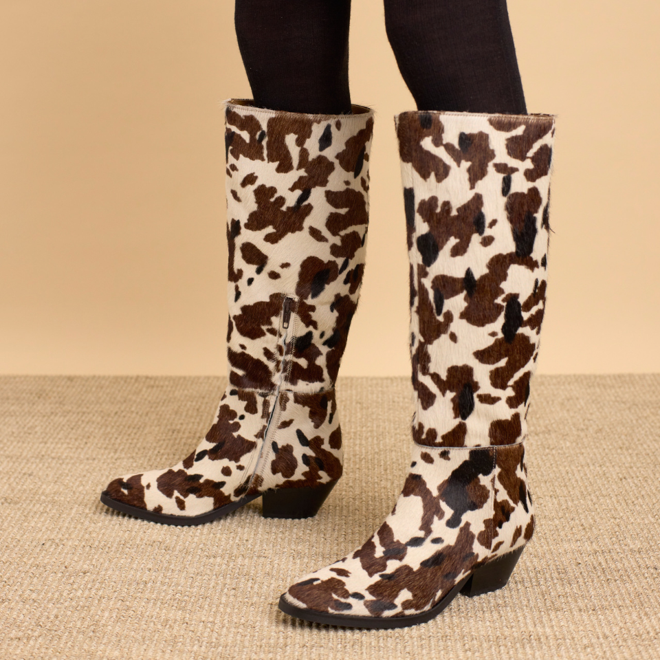 Langschaftstiefel aus gemustertem Ponyfell